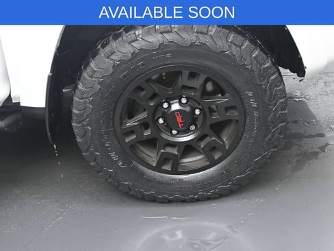 Used 2019 Toyota 4Runner TRD Off-Road Premium AWD/4WD image 39