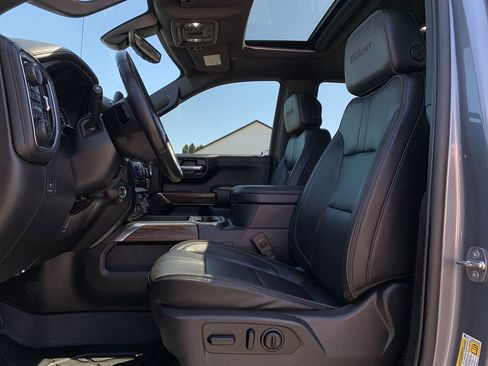 Used 2021 Chevrolet Silverado 1500 High Country w/ Technology Package image 34