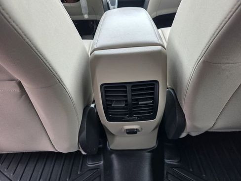 Certified 2018 Ford Escape SE AWD/4WD image 16
