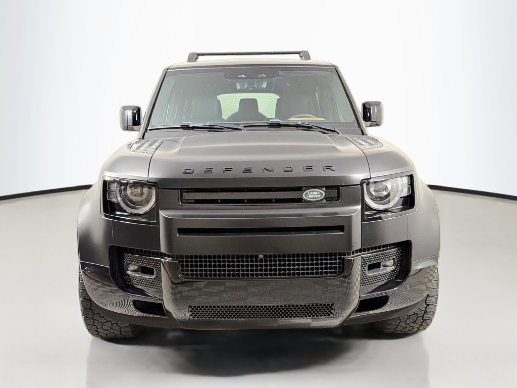 Certified 2024 Land Rover Defender 130 X-Dynamic SE AWD/4WD image 2