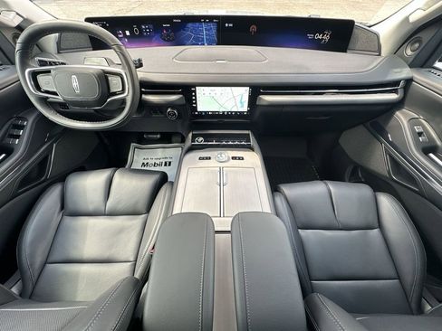 New 2025 Lincoln Navigator Reserve AWD/4WD image 21