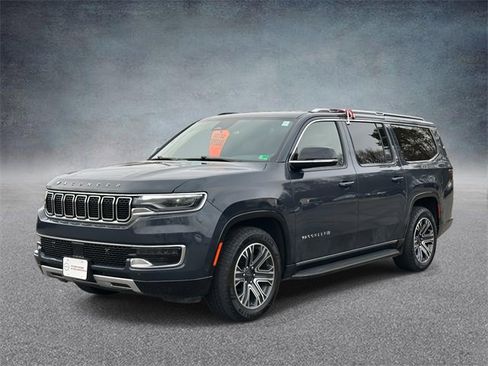 Used 2023 Jeep Wagoneer L Series II image 5