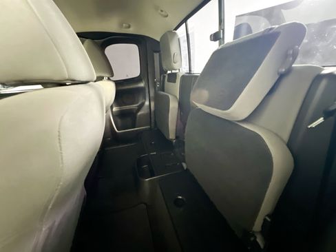 Used 2018 Toyota Tacoma SR RWD image 28