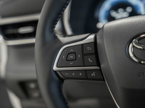 New 2026 Toyota Highlander Platinum image 32