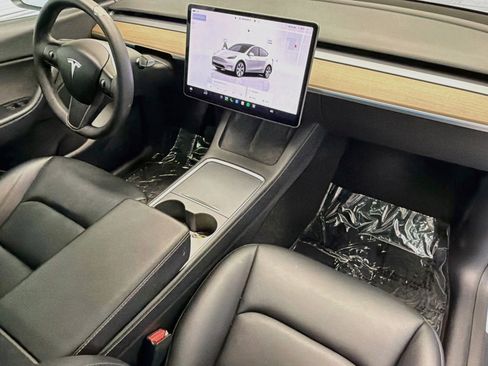 Used 2022 Tesla Model Y Long Range AWD/4WD image 12