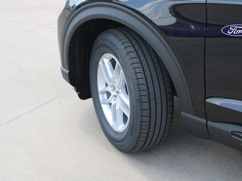 New 2026 Ford Explorer Active RWD image 5