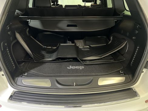 Used 2020 Jeep Grand Cherokee Summit AWD/4WD image 14