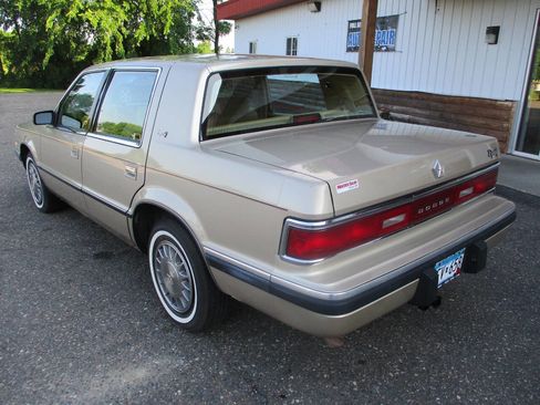 Used 1993 Dodge Dynasty FWD image 6