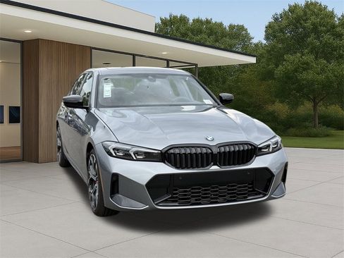 New 2026 BMW 330i Sedan w/ M Sport Package image 5