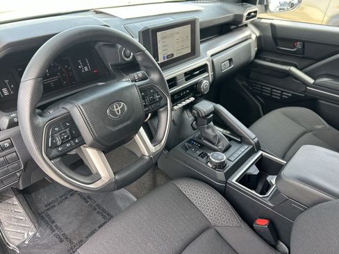 Certified 2026 Toyota 4Runner SR5 AWD/4WD image 28
