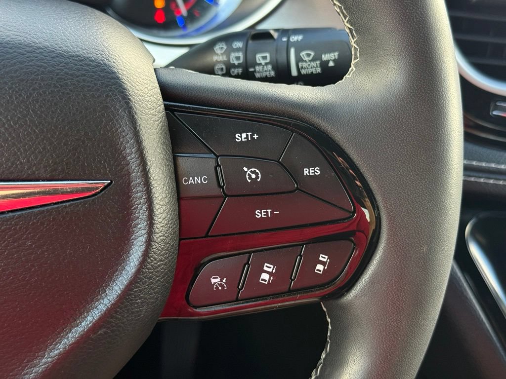 Used 2022 Chrysler Pacifica Limited w/ S Appearance Package FWD image 39