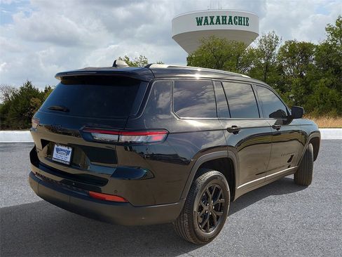 Used 2025 Jeep Grand Cherokee L Laredo image 5