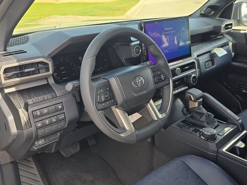 New 2026 Toyota 4Runner Platinum AWD/4WD image 12