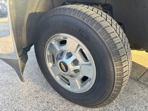 Used 2015 Chevrolet Silverado 2500 LT AWD/4WD image 12