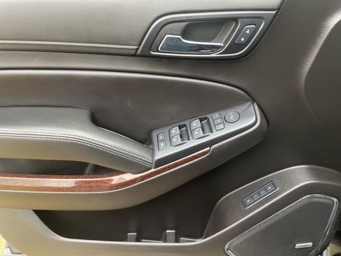 Used 2018 GMC Yukon XL SLT image 11