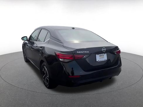 Used 2025 Nissan Sentra SV FWD image 11