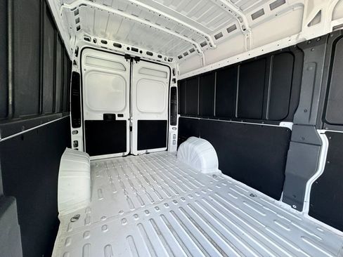 Used 2026 RAM ProMaster 2500 w/ Convenience Group FWD image 23