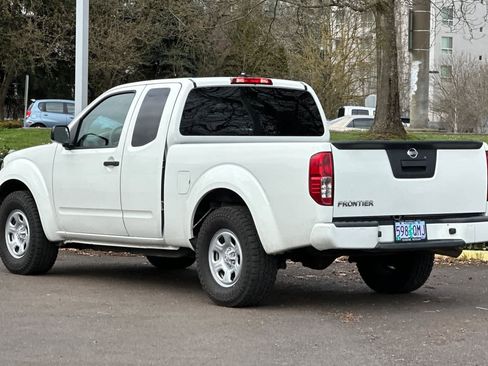 Used 2020 Nissan Frontier S image 6