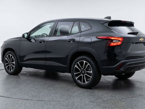 Used 2025 Chevrolet TrailBlazer LT w/ Driver Confidence Package image 6