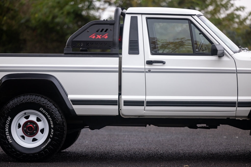 Used 1988 Jeep Comanche Pioneer AWD/4WD image 43