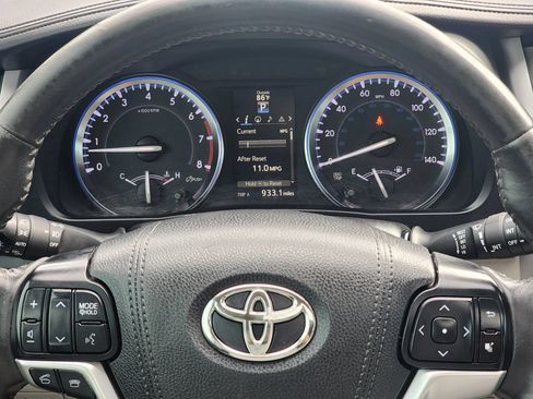 Used 2015 Toyota Highlander XLE AWD/4WD image 12