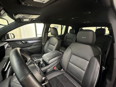 Certified 2026 Buick Enclave Sport Touring AWD/4WD image 29
