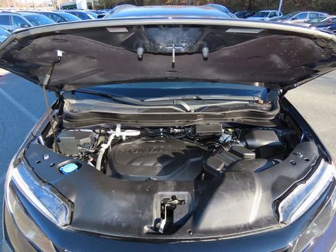 Certified 2022 Honda Pilot Sport image 9