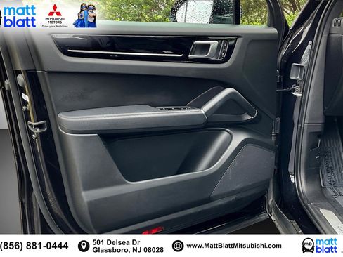 Used 2022 Porsche Cayenne Platinum Edition image 24