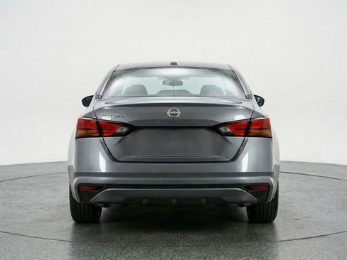 Used 2025 Nissan Altima 2.5 SV image 7