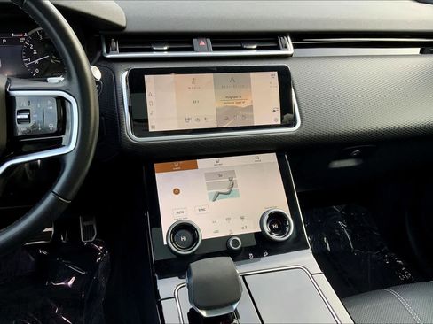 Used 2023 Land Rover Range Rover Velar R-Dynamic S image 6