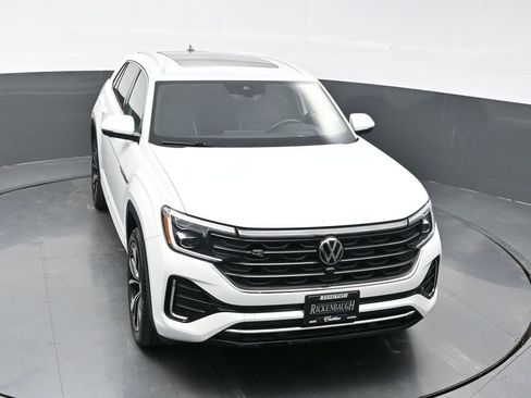 Used 2025 Volkswagen Atlas Cross Sport SEL Premium R-Line image 24
