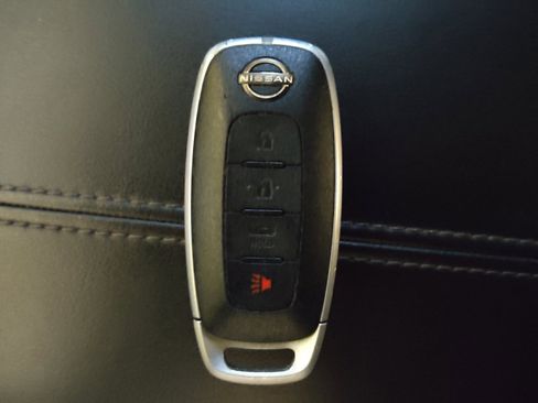 Used 2025 Nissan Sentra SV FWD image 32