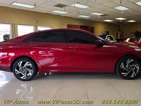 Used 2025 Hyundai Elantra Sport FWD image 5