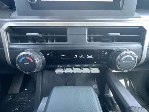 Used 2026 Toyota Tacoma SR5 AWD/4WD image 21