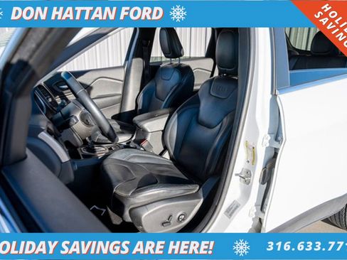 Used 2015 Jeep Cherokee Limited w/ Luxury Group image 4