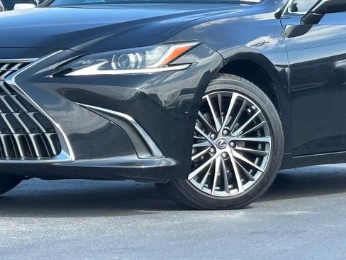 Used 2022 Lexus ES 350 w/ Premium Package FWD image 2