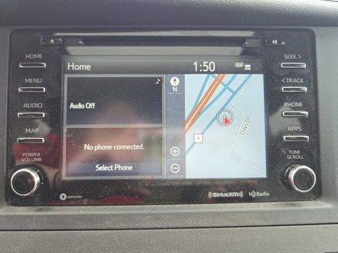 Used 2020 Toyota Sienna XLE Premium image 26