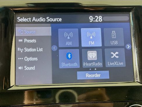 Used 2018 Toyota Camry SE w/ Moonroof Package image 21