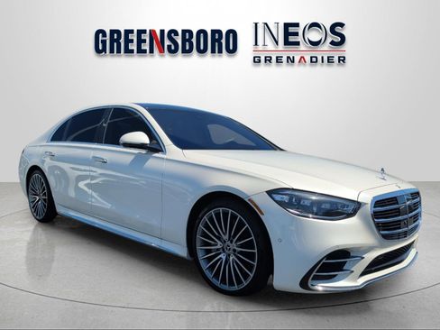 Used 2022 Mercedes-Benz S 580 4MATIC Sedan w/ AMG Line Package image 7