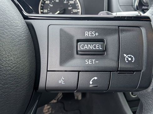 Used 2021 Nissan Rogue S image 27