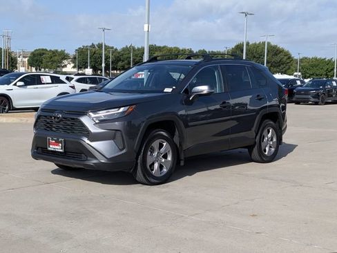 Used 2025 Toyota RAV4 XLE w/ Convenience Package FWD image 10