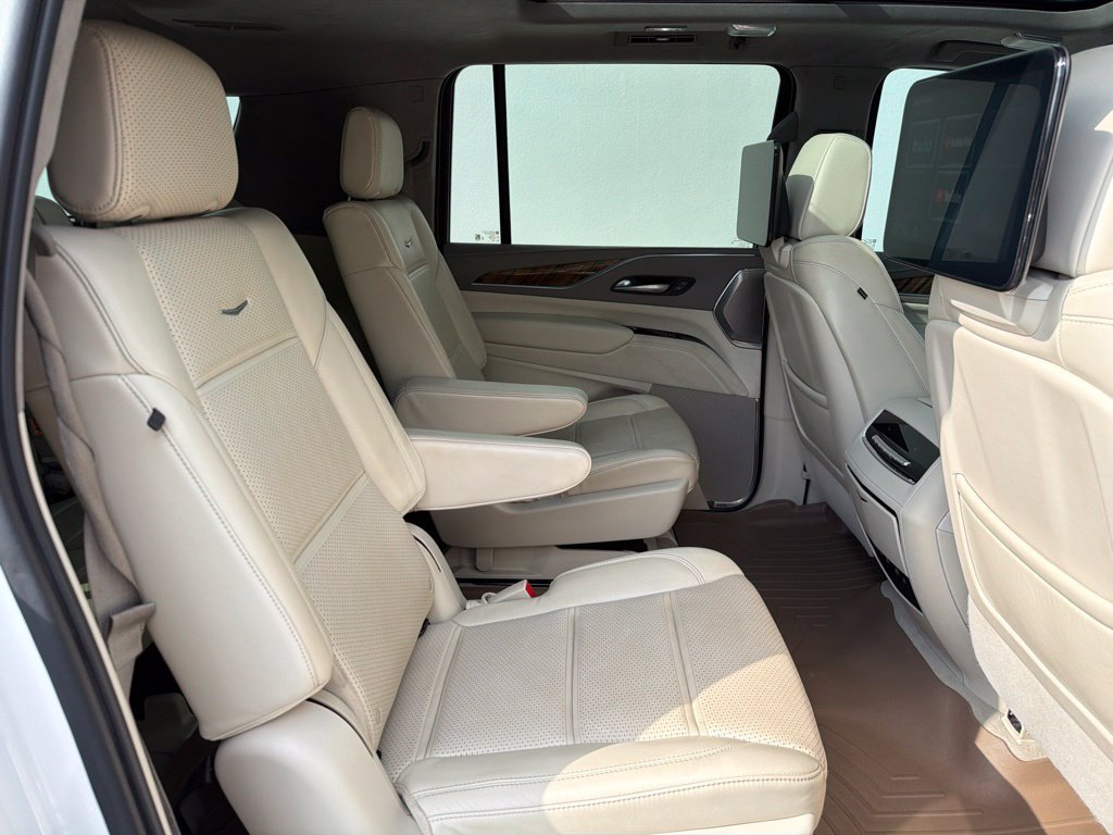 Used 2022 Cadillac Escalade ESV Sport Platinum AWD/4WD image 28