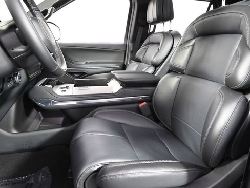 New 2025 Lincoln Navigator Reserve w/ Jet Appearance Package image 13