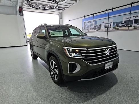 New 2026 Volkswagen Atlas SE FWD image 2