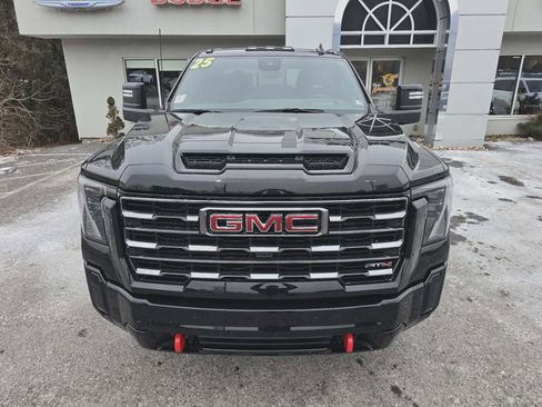 Used 2025 GMC Sierra 2500 AT4 w/ AT4 Premium Plus Package image 9