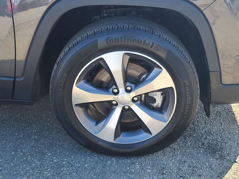 Used 2022 Jeep Cherokee Limited AWD/4WD image 37