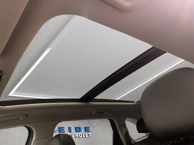 Used 2023 Kia Sorento S w/ Panoramic Sunroof Package FWD image 4