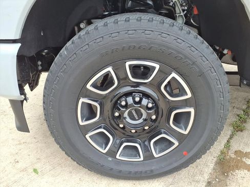 New 2026 Ford F250 Platinum AWD/4WD image 32