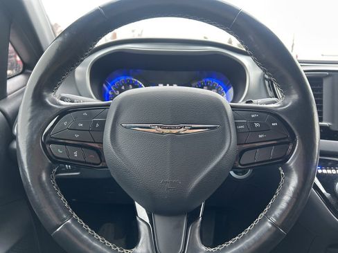 Used 2020 Chrysler Pacifica Touring-L image 20