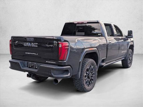 Used 2024 GMC Sierra 2500 Denali Ultimate AWD/4WD image 6